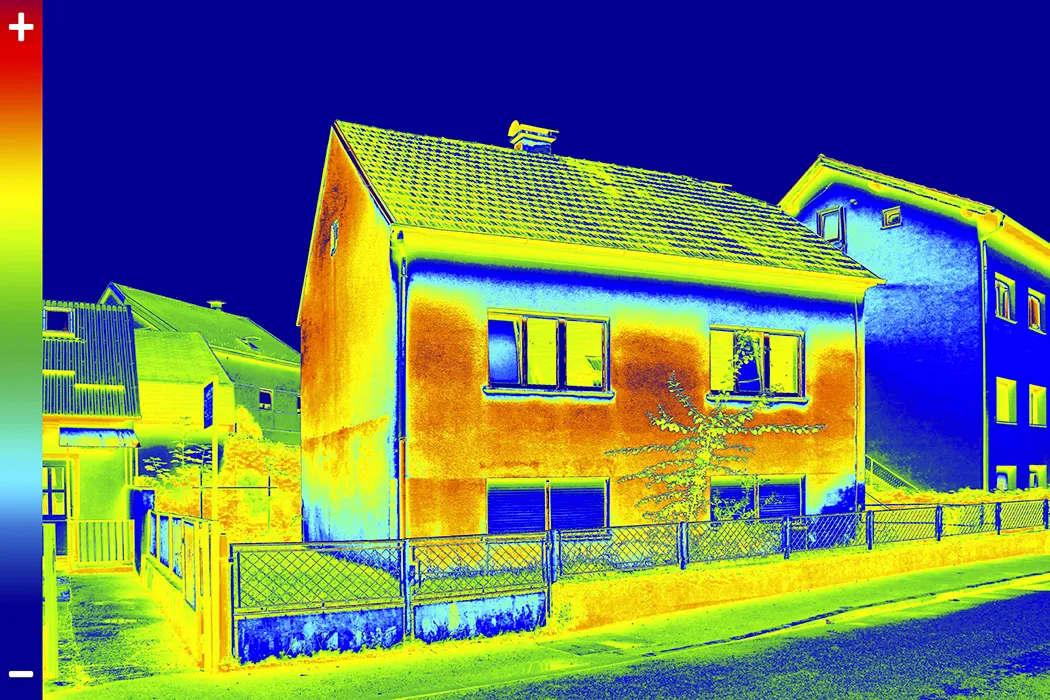 Scan thermique infrarouge d'une maison — déperditions visibles